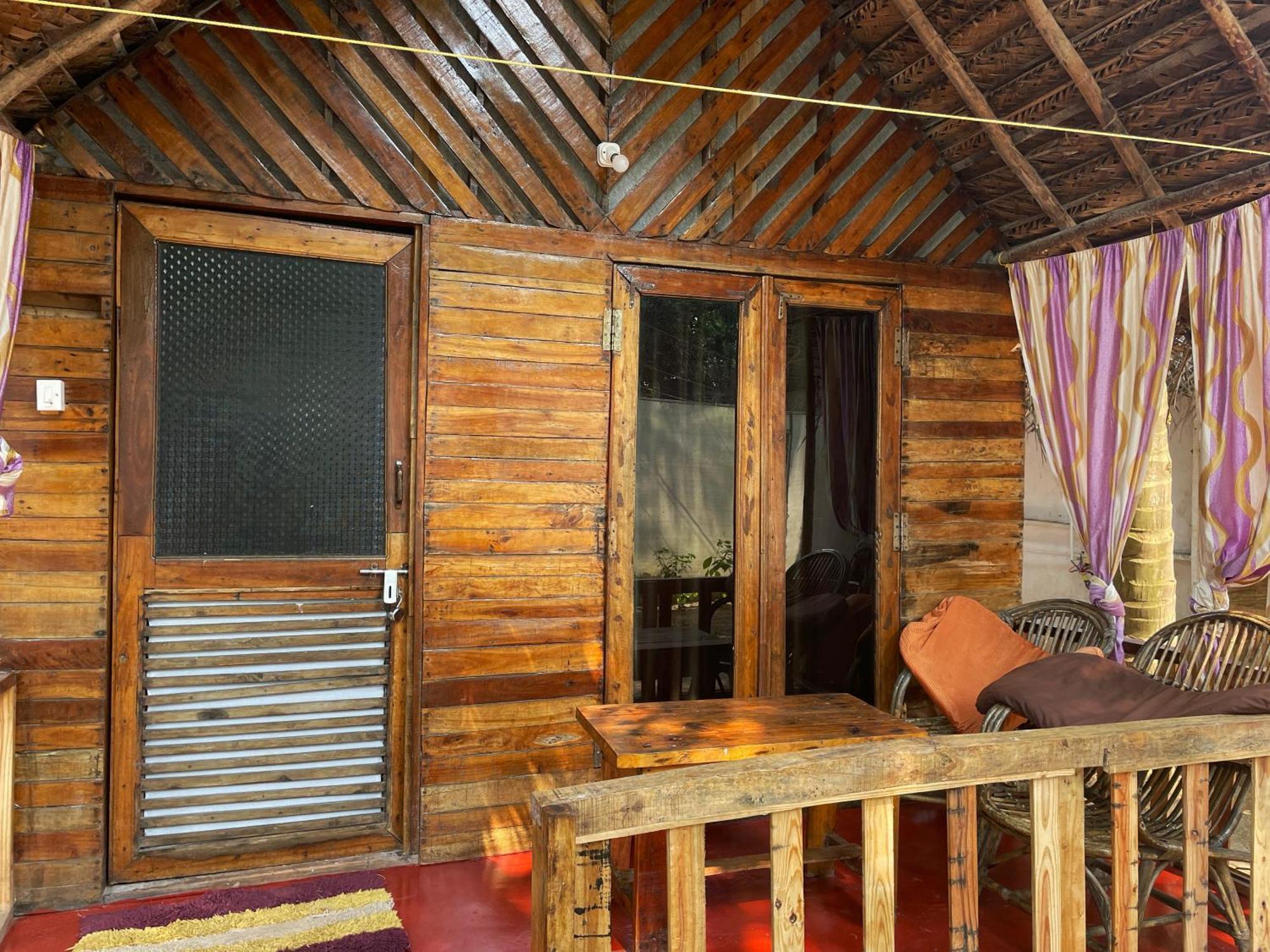 Hotel Ducknchill-Agonda Esterno foto