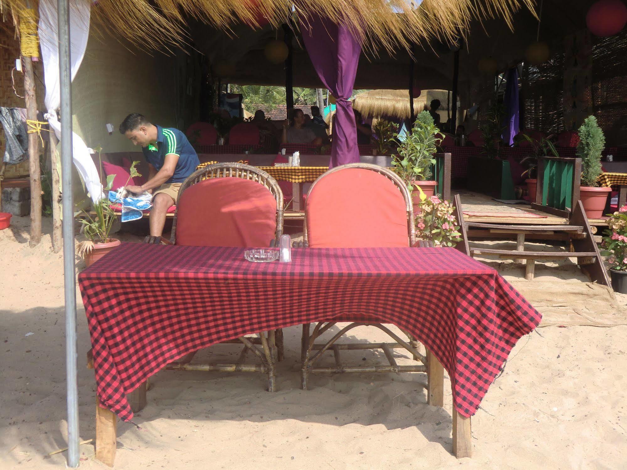 Hotel Ducknchill-Agonda Esterno foto